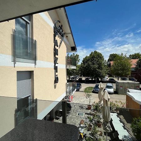 City Apartman Haz Balatonlelle Exterior foto