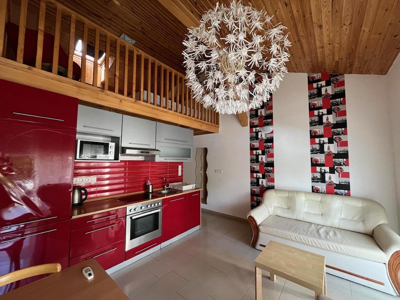 City Apartman Haz Balatonlelle Exterior foto