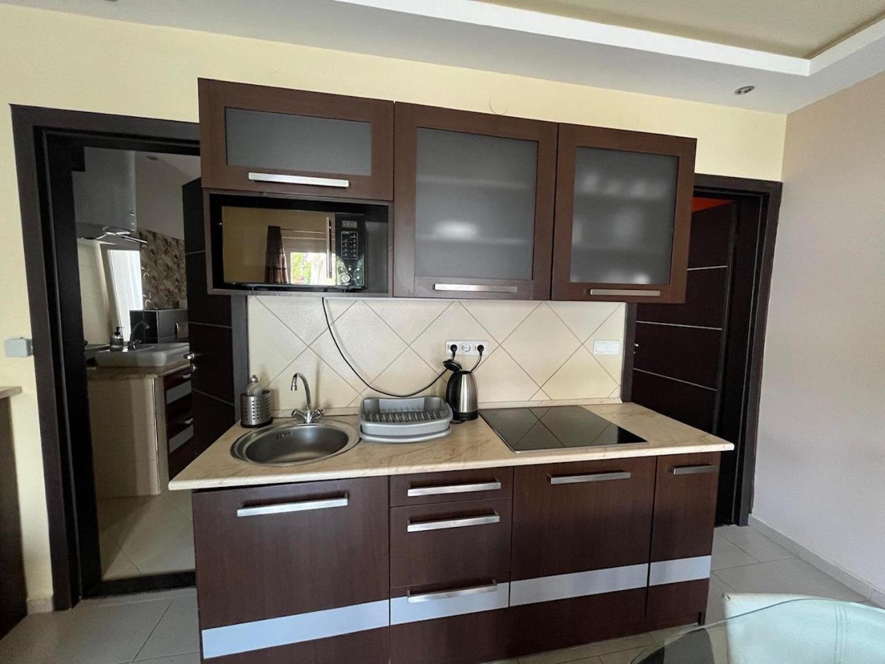 City Apartman Haz Balatonlelle Exterior foto
