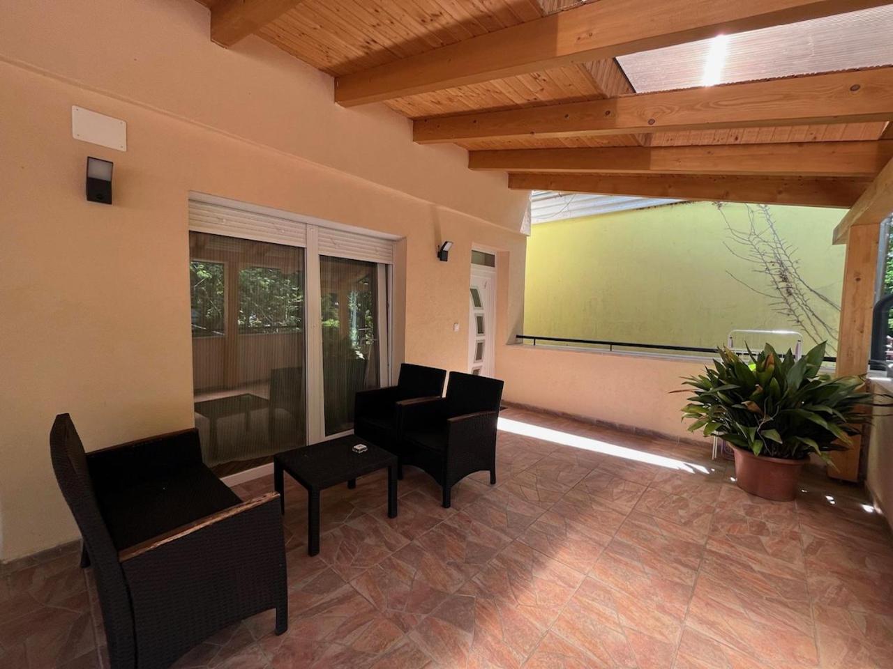 City Apartman Haz Balatonlelle Exterior foto