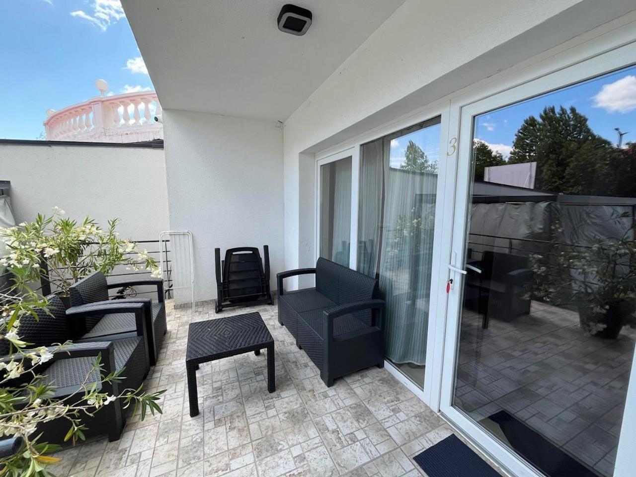 City Apartman Haz Balatonlelle Exterior foto