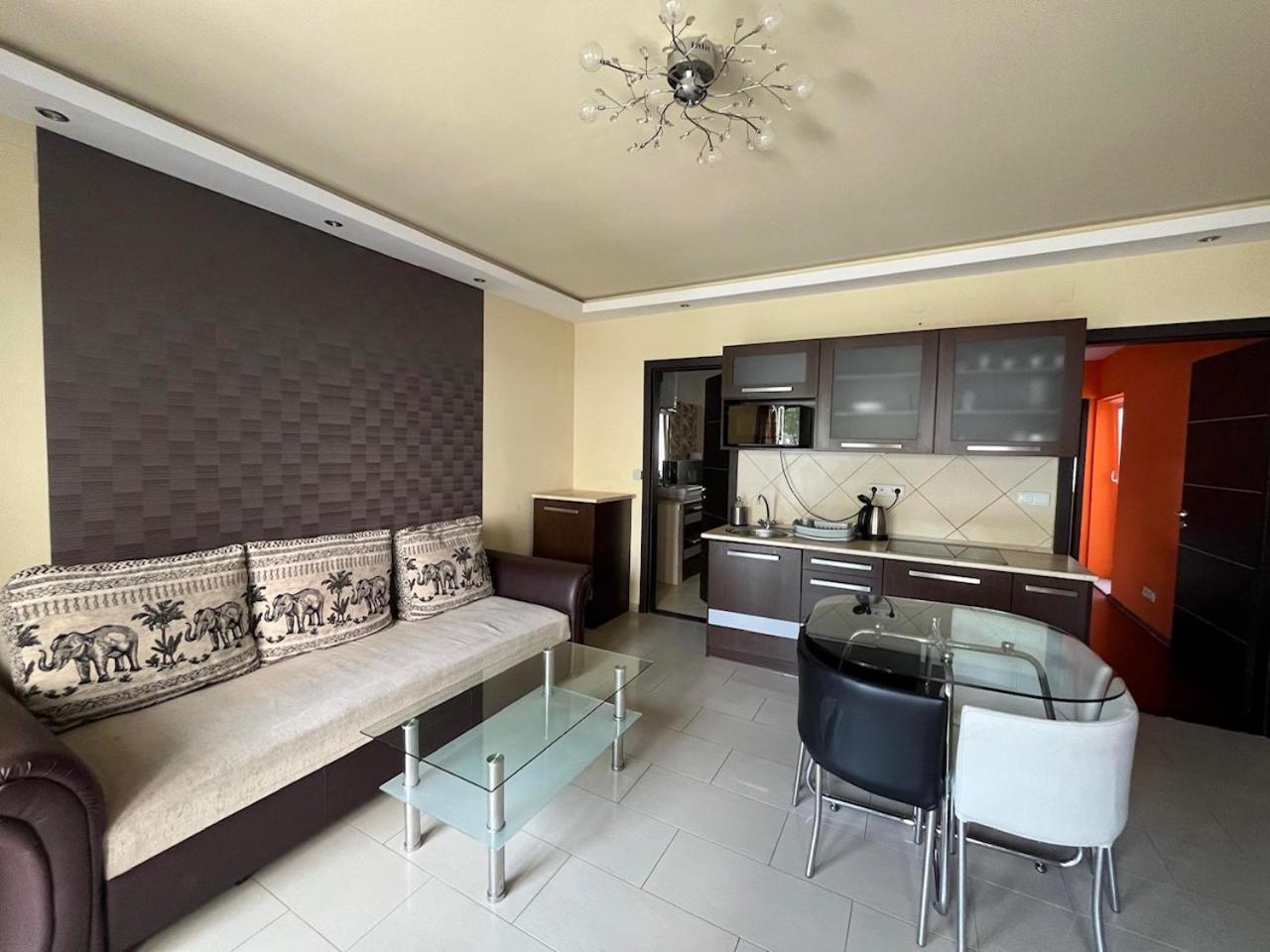 City Apartman Haz Balatonlelle Exterior foto